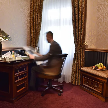 Myer's Hotell 4*