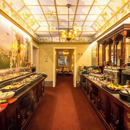 Myer's Hotell 4*