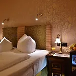 Myer's Hotel 4*