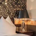 Hotel Myer's