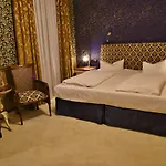 Hotel Myer's