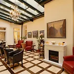 Myer's Hotel 4*