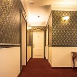 Myer's 4*