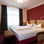 Hotel Myer's 4*